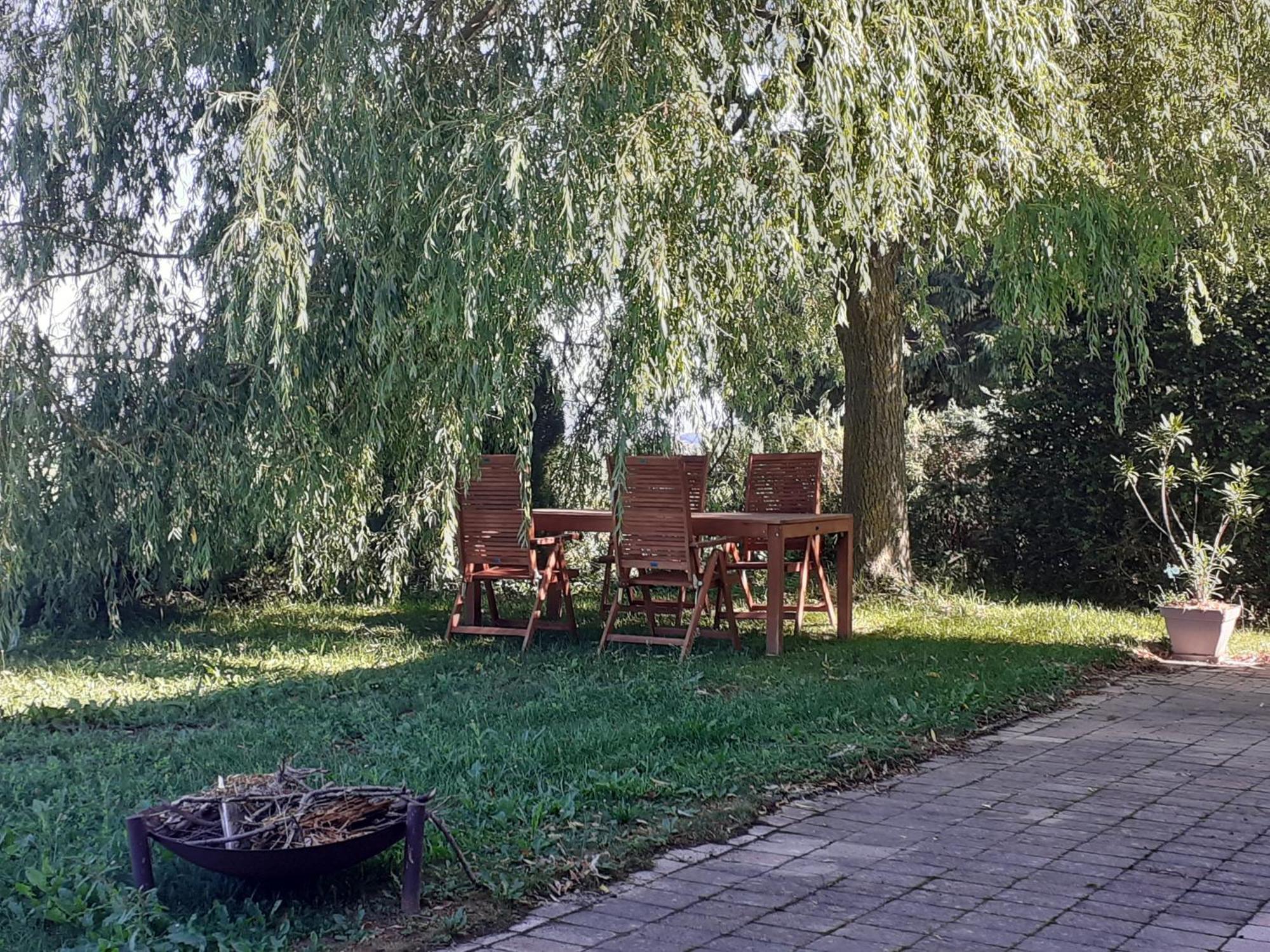 Bed and Breakfast Les Abeilles Romont Exteriér fotografie